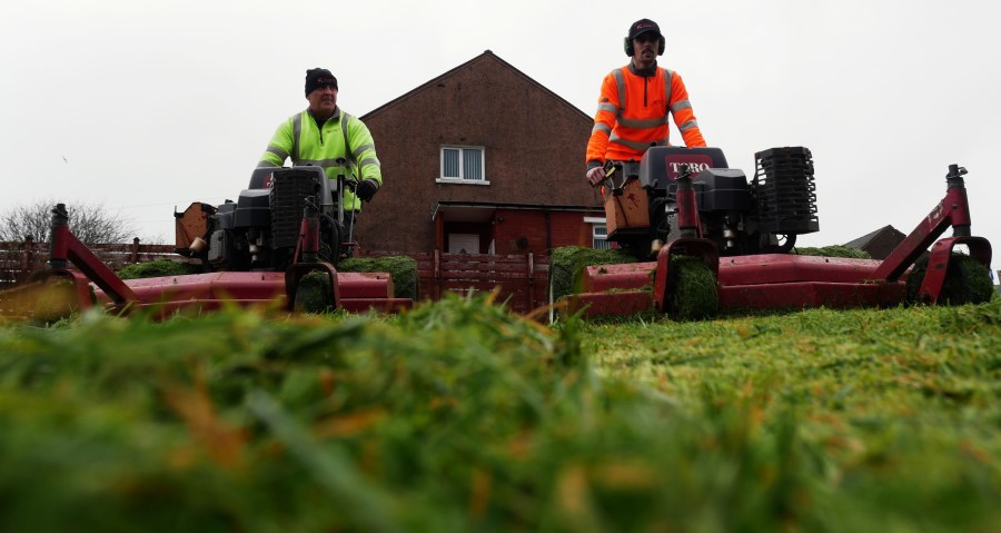 Home Fix Scotland becomes first grass cuts of the year