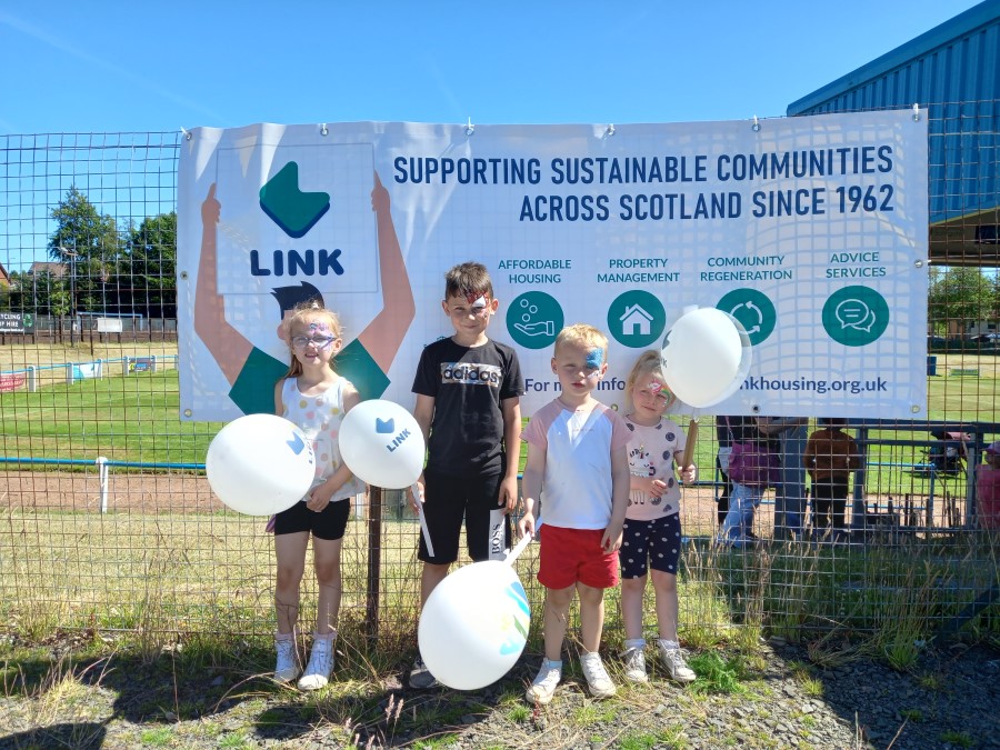 Hundreds enjoy Link’s Bathgate summer fun day