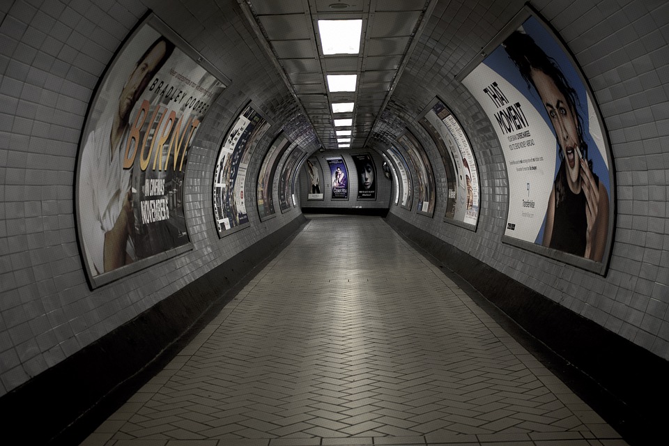 England: Short-term letting ads banned on London transport network