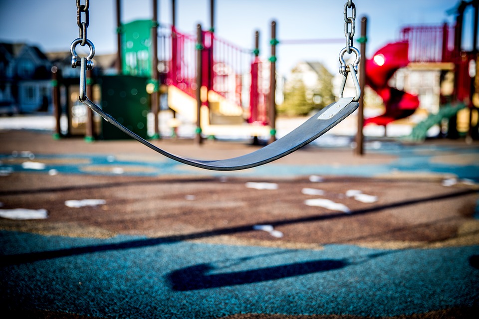 UK: Development segregation keeps social housing children out of ‘communal’ playground