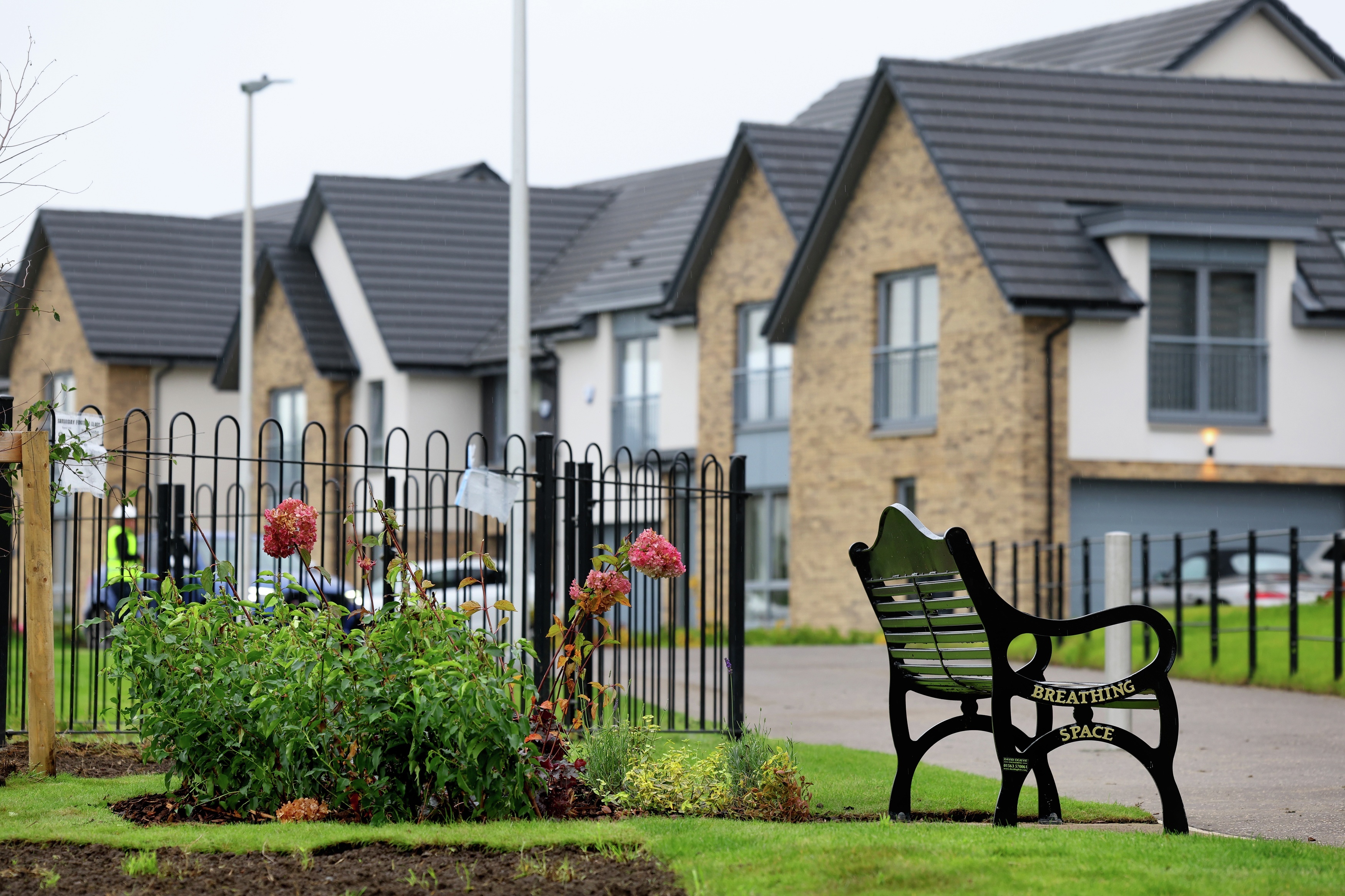 Cala Homes unveils two new Breathing Space benches at Edinburgh development